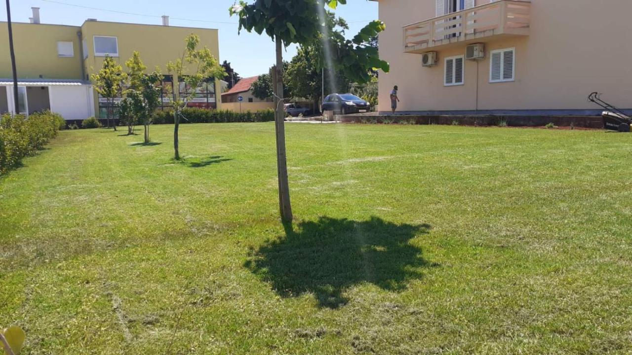 Apartmani Loli Ugljan Exterior foto